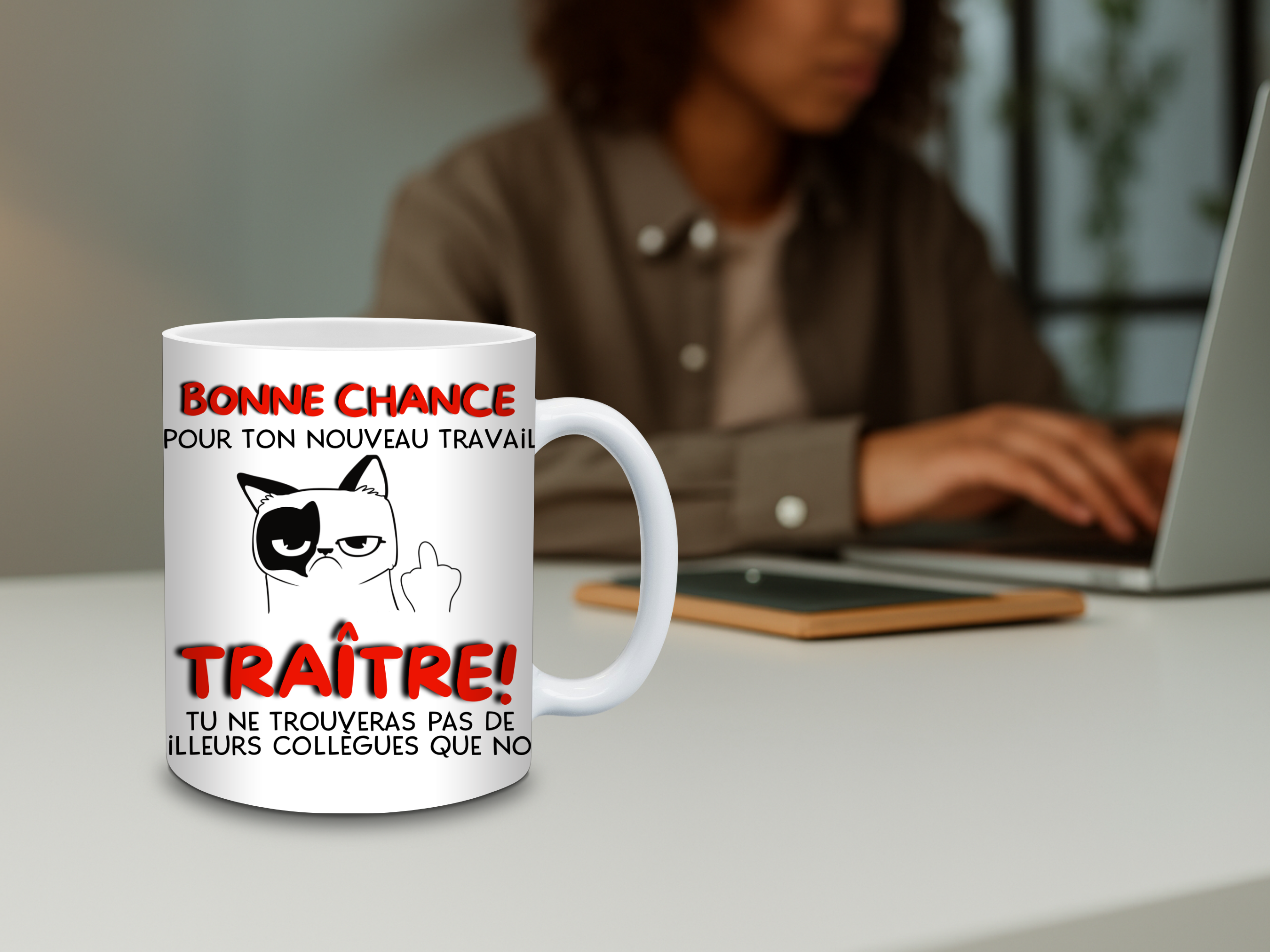 Mug départ collègue – “Bonne chance pour ton nouveau travail, traître !”